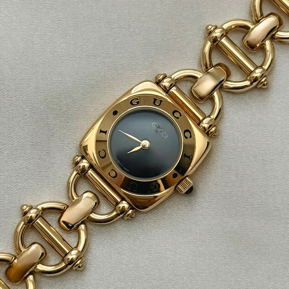 AUTHENTIC VINTAGE GUCCI HORSEBIT GOLD WATCH - Picture 4 of 7